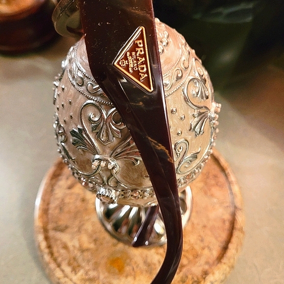 ✅PRADA🎶 🌹🌹 RARE COLOR COMBO, SUNGLASSES 😎 - Picture 3 of 7